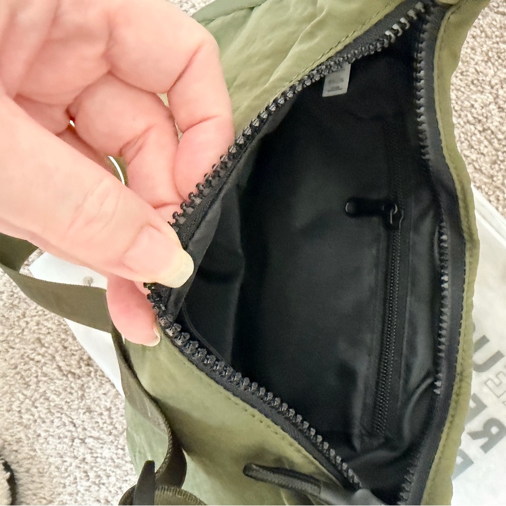 ZYIA Active Dark Olive High Street Shoulder Bag - Picture 5 of 5